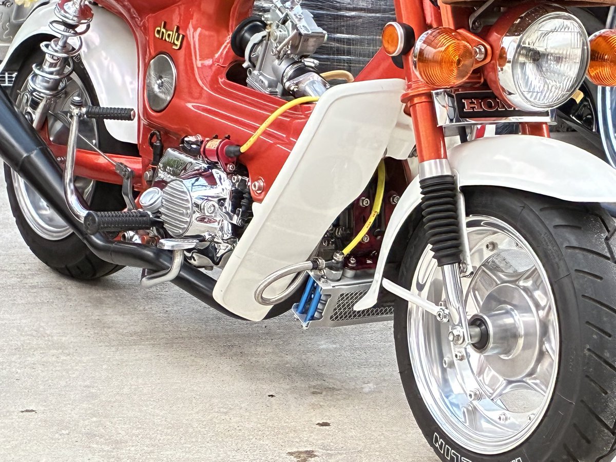cb400sbMK's tweet photo. シャリー🛵
オイルクーラーくっつきました！
付いた頃には雨が降ってきて試運転はできませんでしたが、これで油温が下がればと、楽しみです😊 https://t.co/rgT4bKPvj3