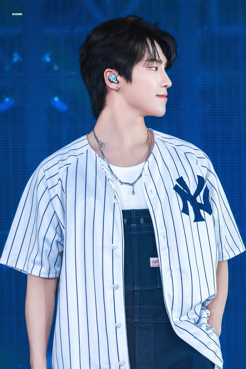 DashForDino211's tweet photo. 260620 CARATLAND D1

#디노 #DINO #이찬 #ディノ
#세븐틴 #SEVENTEEN
@pledis_17 https://t.co/HL0e0ZsvOb