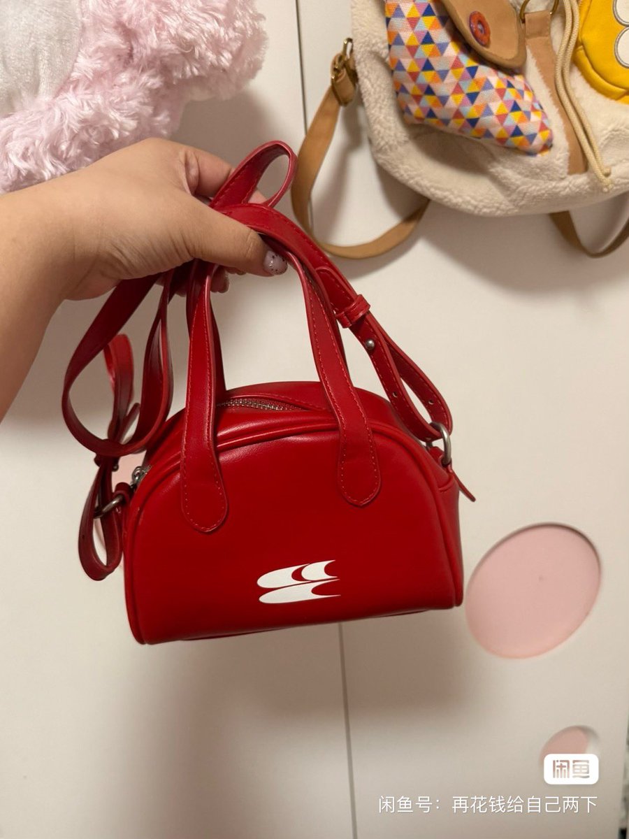 MIYUversiPO's tweet photo. [ #MVP_PreOrder ] 
★ CRYING CENTER Red 

IDR 70k DP 50k

✔️ Bersih CH
❗️Preloved stuff — 1pcs only
📍 Tangsel

Order by 📥DM .ᐟ https://t.co/mukM1whS8G