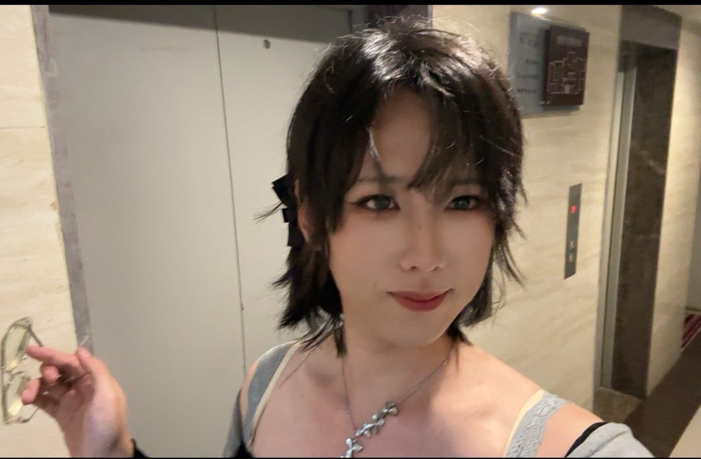 keaixdg's tweet photo. 忙的没时间，发两张存货吧。该说不说，我感觉气垫比粉底液好用呀，很轻薄。 https://t.co/pPbieSEYNd