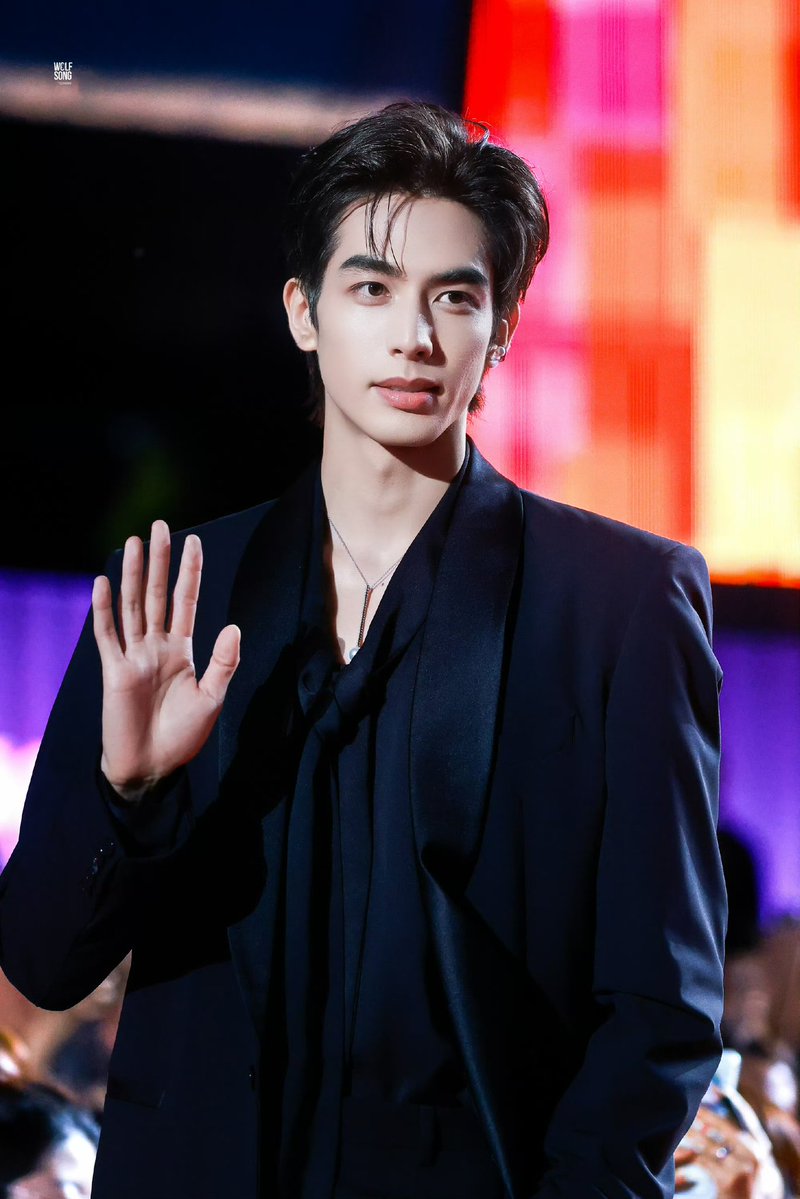 류얀 tweet media