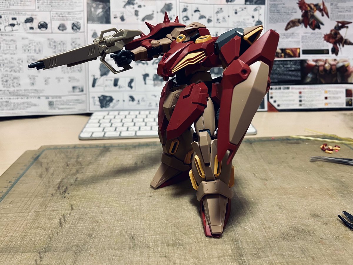 teamRB_mrs's tweet photo. 生まれてはじめてガンプラ作った！ https://t.co/E82WPuTSvH
