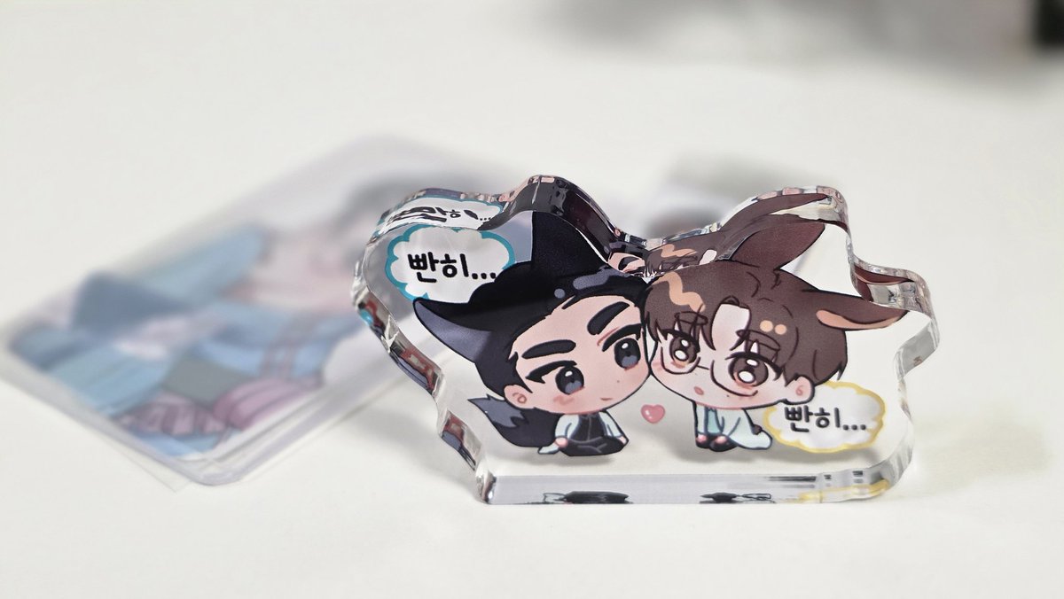 b_fav_f's tweet photo. 너무 늦게 도착해서 이제 뜯어봄 귀엽다🫶 https://t.co/X3E0kafeSq
