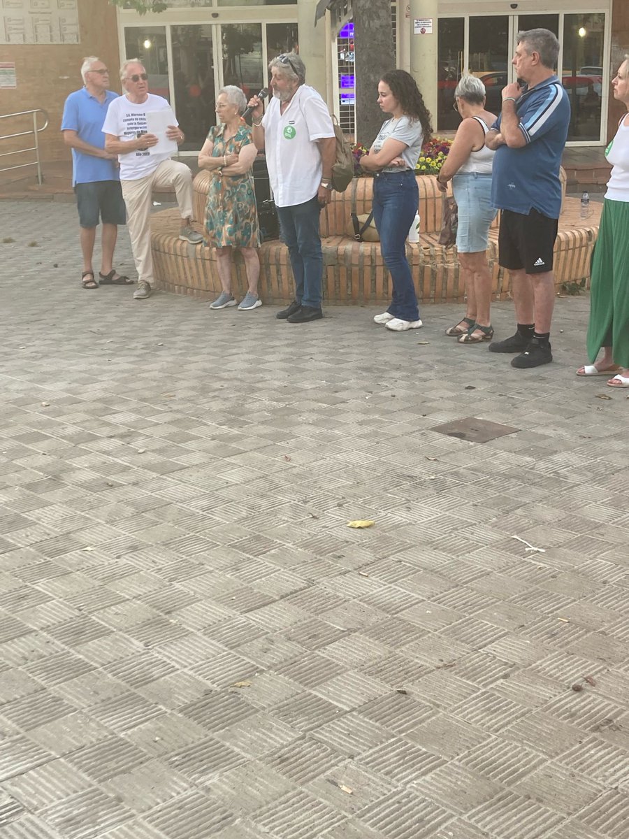 GiraldezJA's tweet photo. Juanma Moreno presentó en 2022, en plena campaña electoral, un proyecto de residencia de mayores en Montequinto (Dos Hermanas). El solar en el que se iba a levantar sigue vacío. Exigimos que el #PP cumpla con sus compromisos y deje de jugar con el bienestar de nuestros mayores. https://t.co/vijjp9ssOV