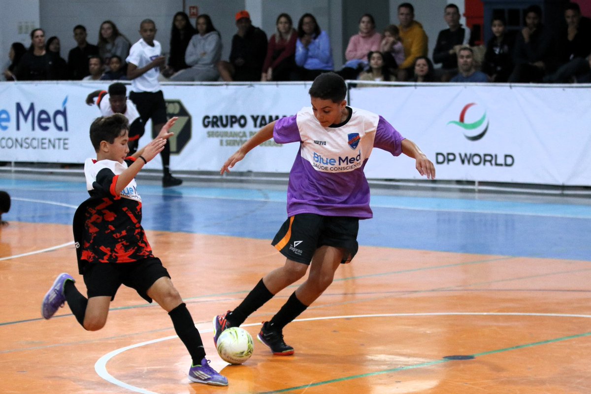 DPWorldBrazil's tweet photo. Chegou a grande final! 😎

Após reunir 42 escolas, 641 estudantes e promover mais de 100 partidas, a 22ª Copa TV Tribuna de Futsal Escolar, chega ao seu momento decisivo. https://t.co/4keTa8UbFY