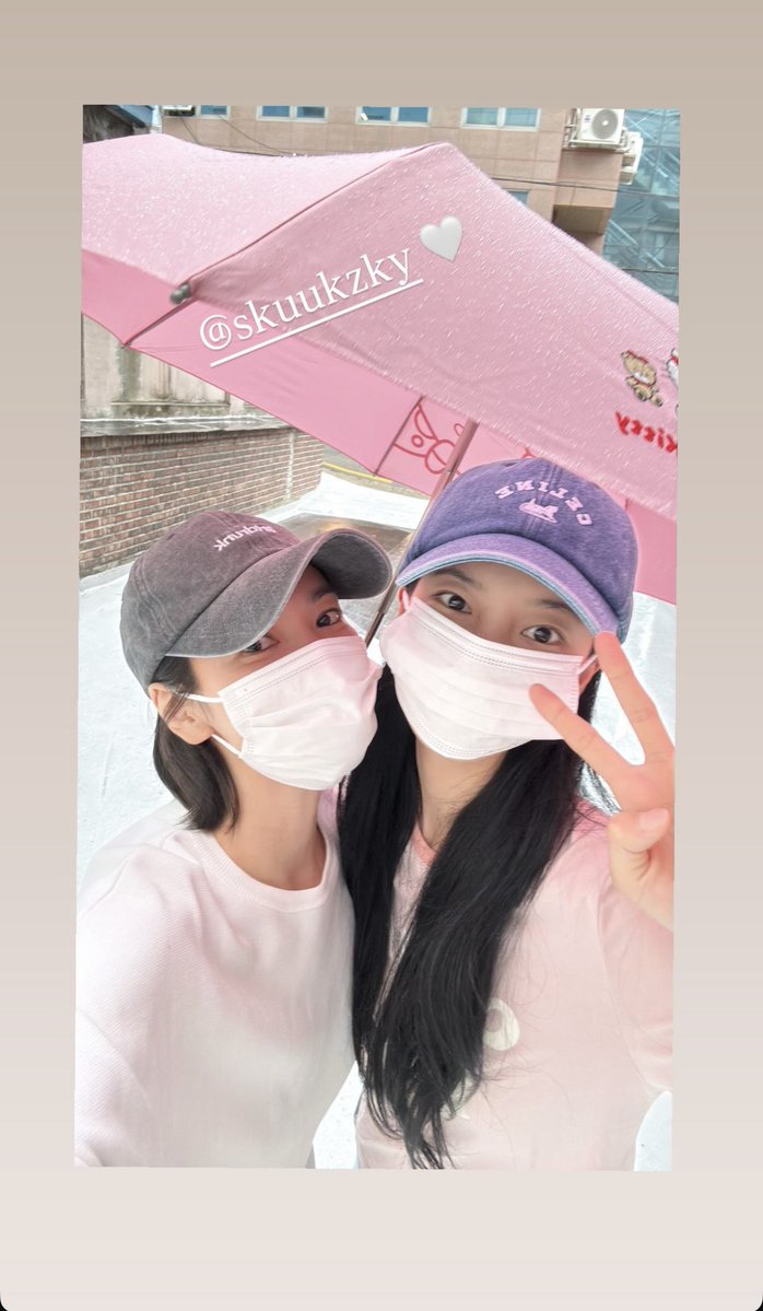 pipijepepp's tweet photo. kyo1122IGS
わぁ😍
お久しぶりスジちゃんとデート🤍💜
＃songhyekyo https://t.co/chRM0QQLvd