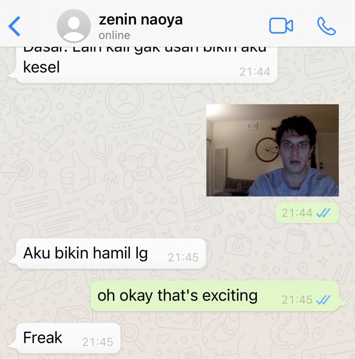 kamihiteo's tweet photo. 2/2 | jujur pas istri hamil si masnya ini jadi cowok cupu parah tapi oke deh https://t.co/BWcQXfoOVK