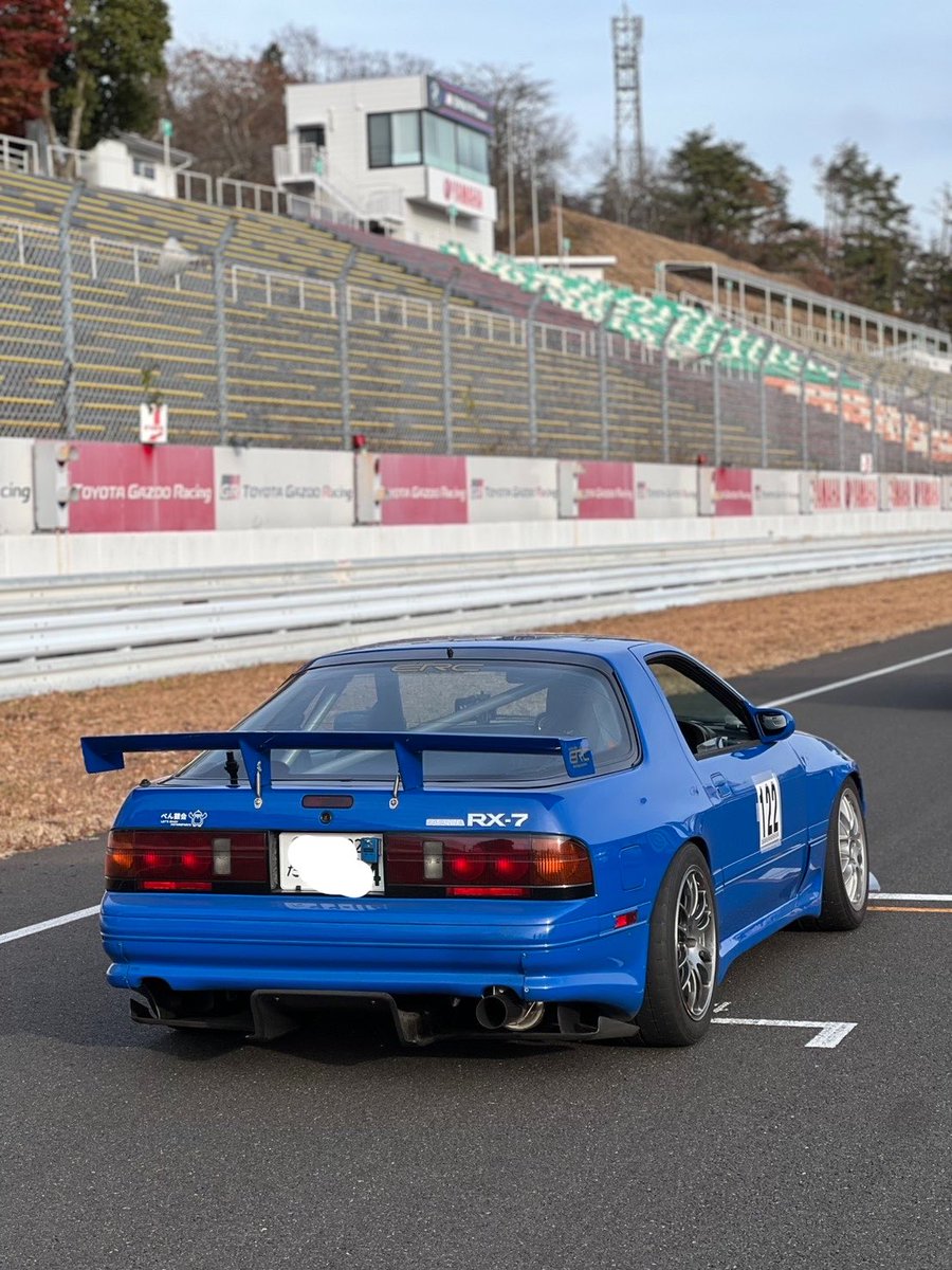 1308_fc's tweet photo. 仕様変更のためFCのパーツ売ります

ERC JSS 特注ウィング　18万
RE雨宮　カーボンディフューザー　8万
RE雨宮　リアサイドステップ　2万
佐藤商会　アンダースイープ（割有）2万

値下げ交渉可能
まとめ購入割引あり
#車売ります　#FC3S https://t.co/jHu6W5564w