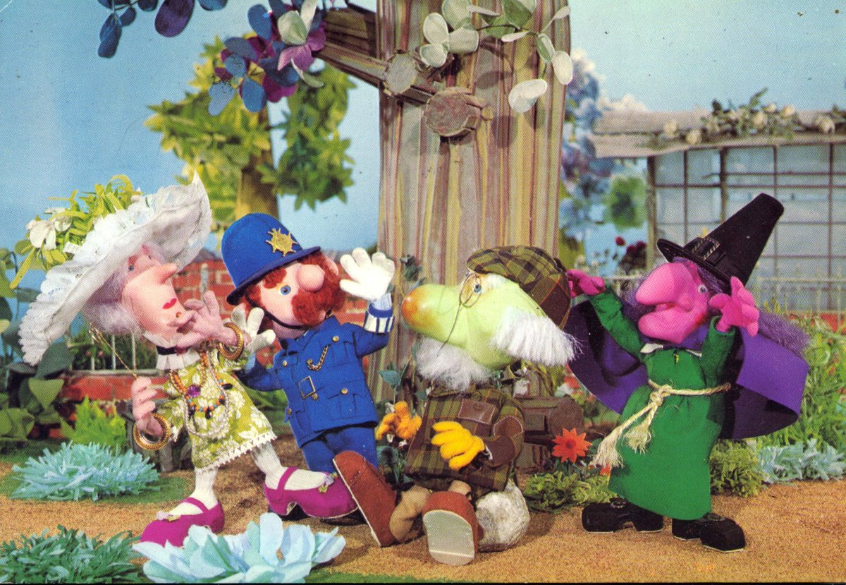 RodneyMarshall1's tweet photo. “One of the nicest things about writing for children is their total acceptance of the fantastic. While we are within those four walls anything can happen, for it is a magical place and herbs are known to have special powers.” https://t.co/cGE4aCpgaH