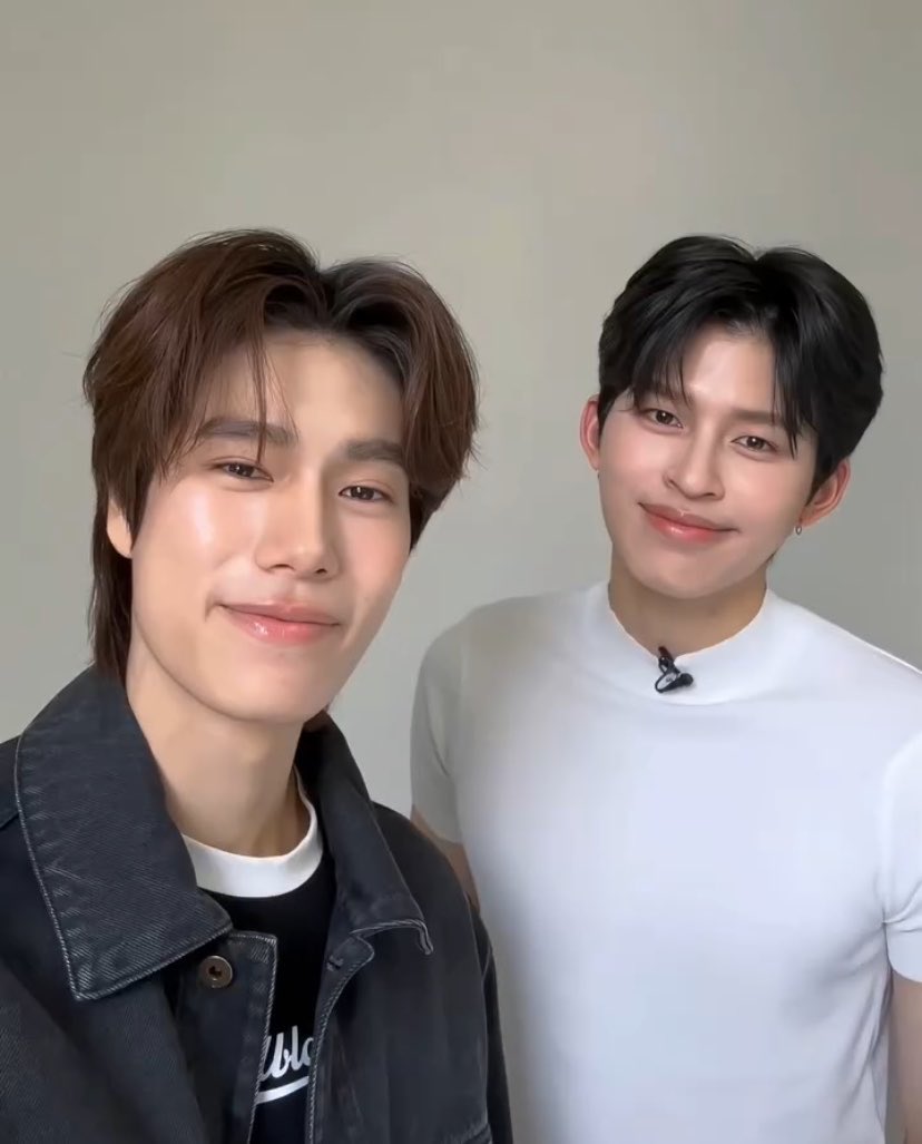 heeshia's tweet photo. BAKIT MAGKAMUKHA NA SILA BAKET BAKET BAKET 😭😭😭😭😭😭😭😭 https://t.co/6X7jSYZfkA