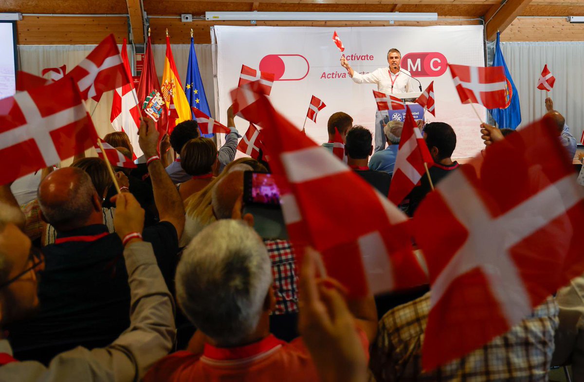 MC_MovCiudadano's tweet photo. El secretario general de MC y candidato a la Alcaldía, Jesús Giménez Gallo, clausura el Congreso #ActivaCartagena 🇩🇰 

🗣️ “Hay que devolverle el orgullo y la dignidad a #Cartagena, y ponerla en el lugar donde se merece” 

🇩🇰 “Cartagena tiene solución y la va a dar MC” 👏🏼👏🏼🇩🇰🇩🇰 https://t.co/9G2OAgigFx