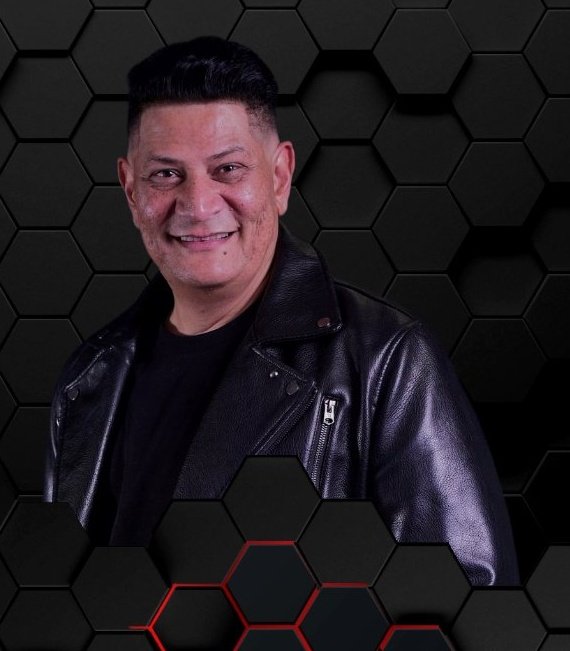 MolemoThib73577's tweet photo. Mr Ismail Abrahams #SaturdaysWithASmile great music show LEMOLYZINGBOY marking the register as always
12:20 Crossover Mix
13:20 Zakes Bantwini Tribute mix @Phlytaai
13:50 VIYNL mix
14:20 Slow Jams & RNB
@Radio2000_ZA
@TheDjManSA
#IamListeningToRadio2000
π»πΆποΈπ₯β¨π§πΏπ¦ποΈπΆπ» https://t.co/s0uEau1yv7