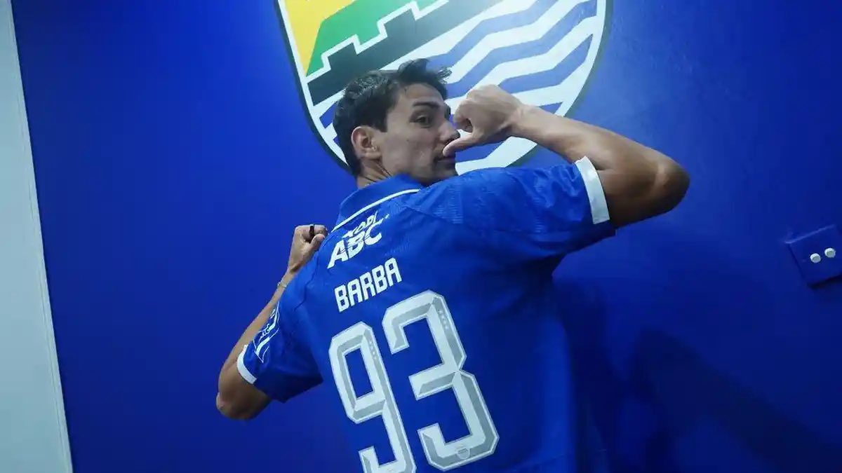 GIBOLofficial's tweet photo. Boleh setuju boleh tidak, dua klub ini Persib dan Borneo FC selalu punya rekrutan bagus dengan posisi yg identik.

Persib - Defender
Borneo FC - Attacker

Ada klub lain seperti ini? https://t.co/eRt1fILjyn