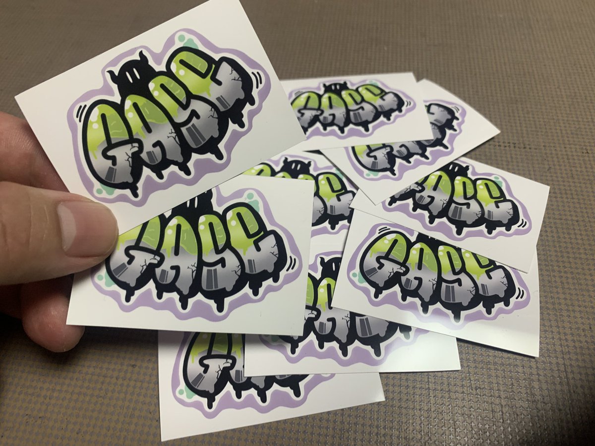 gase_darake's tweet photo. グラフィティデザインのステッカー作りました
欲しい人は直談判で交渉してください、秘密裏に売買します
#graffiti #sticker https://t.co/lSoExYTemB