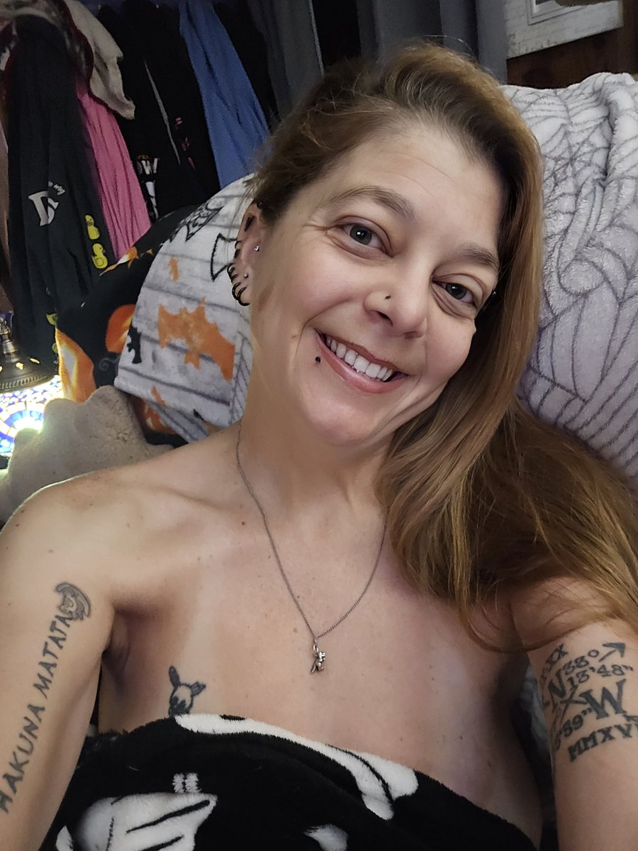 HeyHey940's tweet photo. Good morning from your favorite bi TX hotwife https://t.co/4fZq7xr7Cu