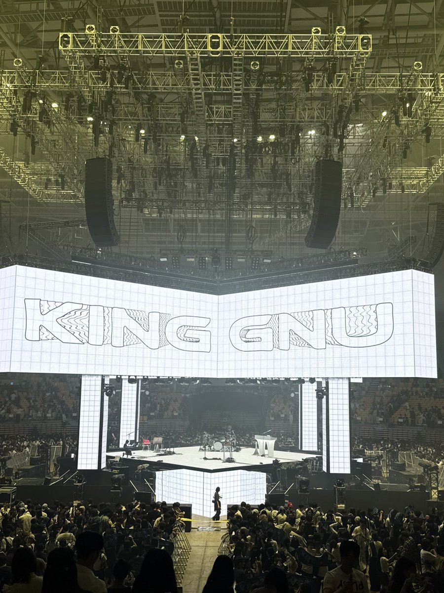 Dochinja's tweet photo. 전 오늘도 올공 다녀왔어요.
도경수랑 동갑인 이구치 보고왔음
솔직히 이 사실을 방금 알아서 충격적임
둘이 동갑인 세계관은 나한테 없는데…
93년생 남성들이 너무 좋다… https://t.co/EYqEm1bWQt
