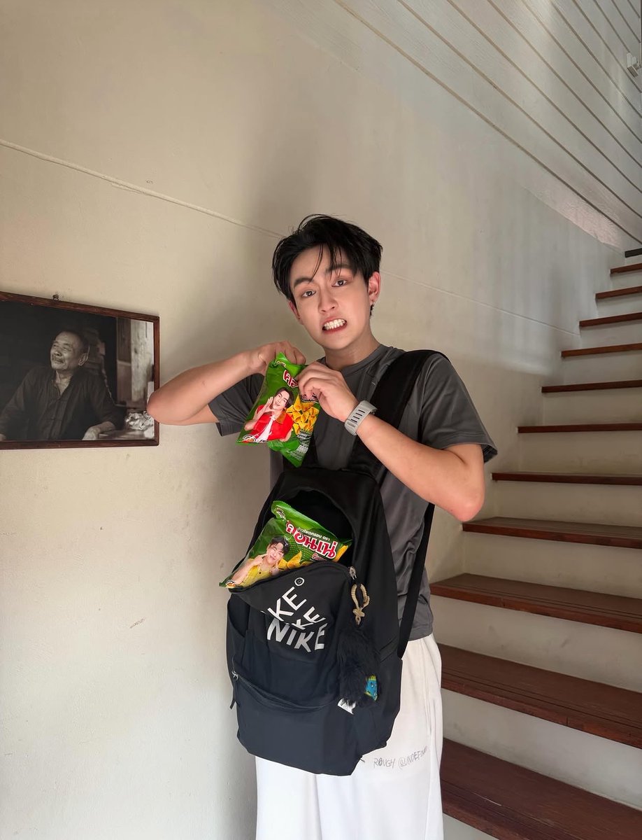 HEARTCHU_stats's tweet photo. งั่ม งั่มม 🌽😋

คอนเน่รสสาหร่าย ฮาร์ทพกคิดกระเป๋าไว้อิ่มอร่อยได้ทุกที่เลย 💼💚
ใครทานแล้วเจอคอนเน่หน้าฮาร์ท แวะมาบอกกันได้ที่แท็กนี้นะคะ #HEARTeffect 🫶🏻

#HEARTchuthiwat 
#USEFULFOODXBUS

- ไลก์ คอมเมนต์ รีโพสต์ เซฟ 
🔗: https://t.co/957NPCfkpJ https://t.co/P4R6CLMvmX