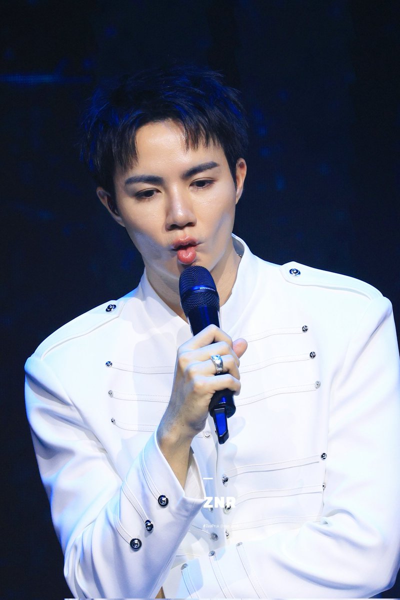 ZeeNu_0's tweet photo. 🐺 260620 ZEE &amp; YOU AGAIN IN KOREA 2부✨️

#ZEEPRUKFMINKOREA 
#ZeePruk @zee_pruk https://t.co/W7EjjItYzf
