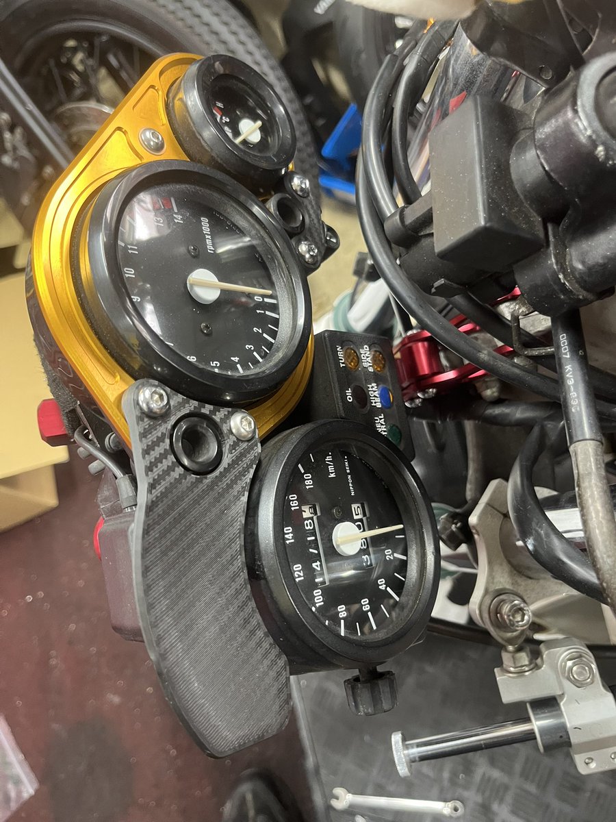 STUDIO_MIXS's tweet photo. 久々に取り付け！
#NSR250 #MC21
フル削り出しメーターステー
ちょっと軽くなります！

#MIXS https://t.co/JAJa4FrfZR