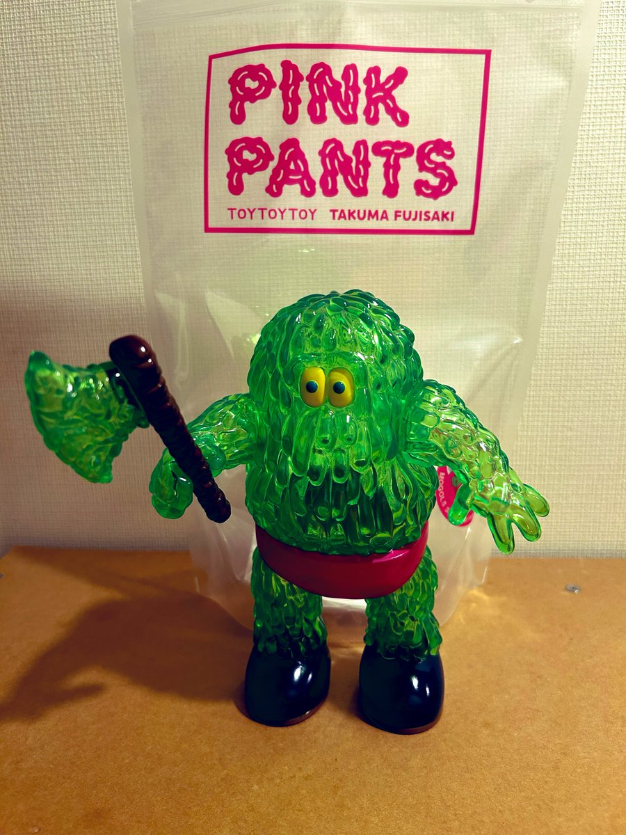 ピンクパンツの新色 クリアグリーンを 早速お迎えしました。 斧も含め