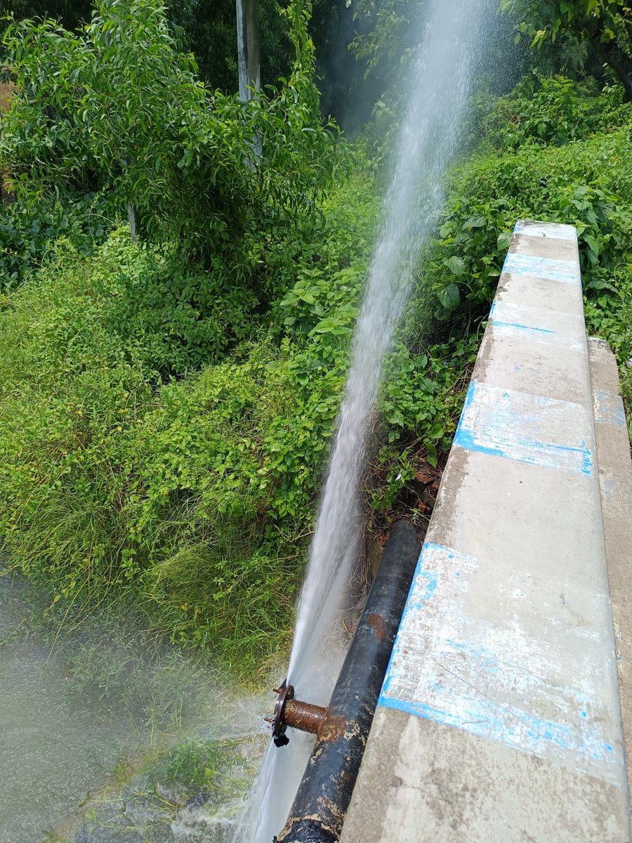 GitBond's tweet photo. URGENT !!!
Massive drinking water leak from supply pipeline. Thousands of liters of clean water are being wasted every hour.😳 and it is continuing for many days &amp; months people just ignore it.

location - gopalnagar , sangrampur station road, pin- 743332, mandirbazar block https://t.co/TJH2RS1VUq