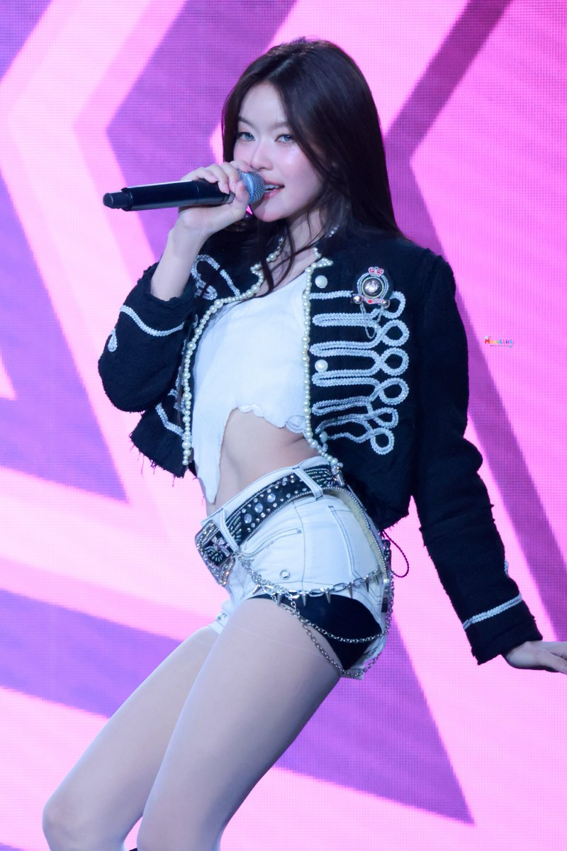 ho_rolrolro's tweet photo. 카컨 해주는 순간 하룰라라감 😭🫶🏻

#SawasdeeSeoulThaifestival2026xPiXXiE
#Mabelz_PiXXiE #PiXXiE https://t.co/8rAinyjZTV