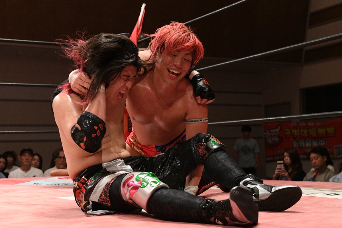 yabu0229's tweet photo. お昼の部HEAT-UP横浜ラジアントホール大会終了。ヒートアップのラジアントで過去最大動員。秦野くんが譲二くん超えで王座防衛。次期挑戦者はなんとマーティー・スカル🔥

とどろきのTAMURA🆚礼夢戦も楽しみ。仲川くん参戦嬉しかった！ご来場ありがとうございました。
#heatuppw https://t.co/1Pw6JSoXtm
