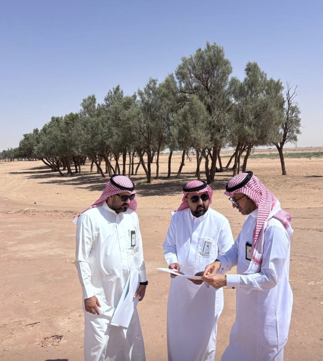 azoz339922's tweet photo. #بلدية_البطين تبدا أعمال المرحلة #الأولى من مشروع 
تطوير #شعيب_الطرفية، من خلال 
لجنة تطوير شعيب الطرفية وبمشاركة بلدية مركز البطين @albotain 
التابعة لأمانة منطقة القصيم @Qassimmun 
ضمن مستهدفات تحسين جودة الحياة وتعزيز جاذبية المواقع السياحية والبيئية في #منطقة_القصيم https://t.co/06LJIYyyAJ