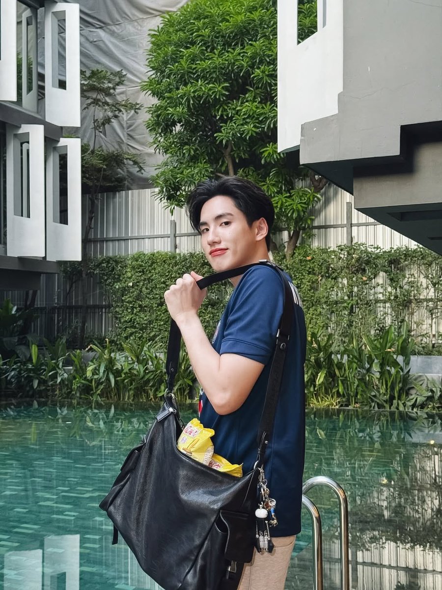 Phu77Phu's tweet photo. โปปาคอนหล่อมากกกก 🤩💘

#PHUTATCHAI
#USEFULFOODXBUS https://t.co/GLdPnhEIKT