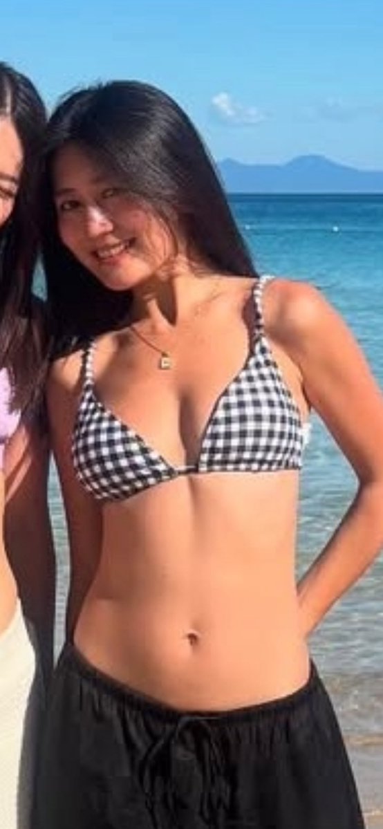 MB48794's tweet photo. みうちゃんのおっぱい💕💕
#貧乳 #清楚系 #谷間 #ビキニ #セクシー #おっぱい #胸チラ #谷間 #谷間チラ https://t.co/ojLDRBUJIz