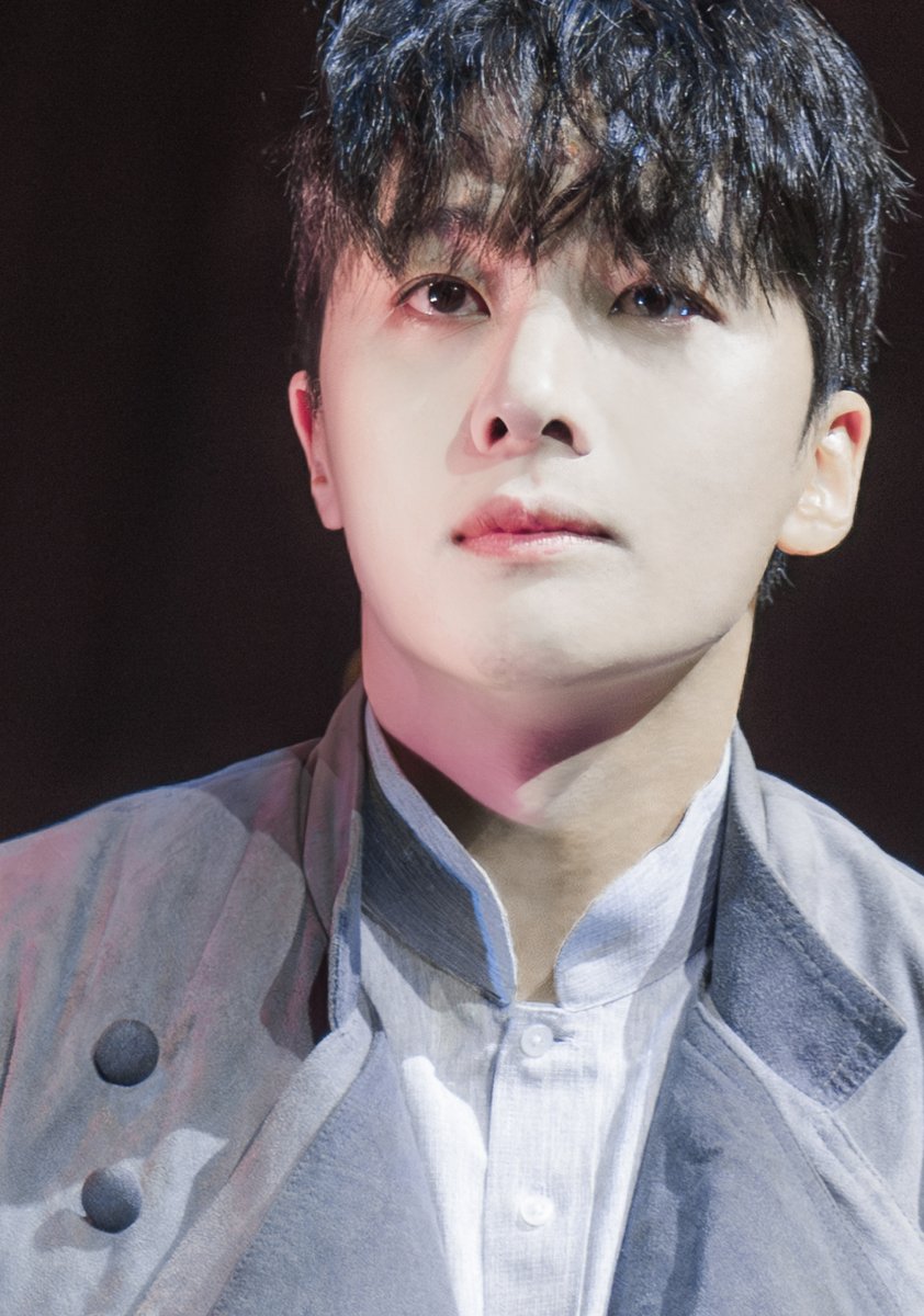 jhz0v's tweet photo. 260619 뮤지컬 블랙메리포핀스 
첫공 무대인사

헤르만 디히터 #박준형 https://t.co/8T7RLeQKpG
