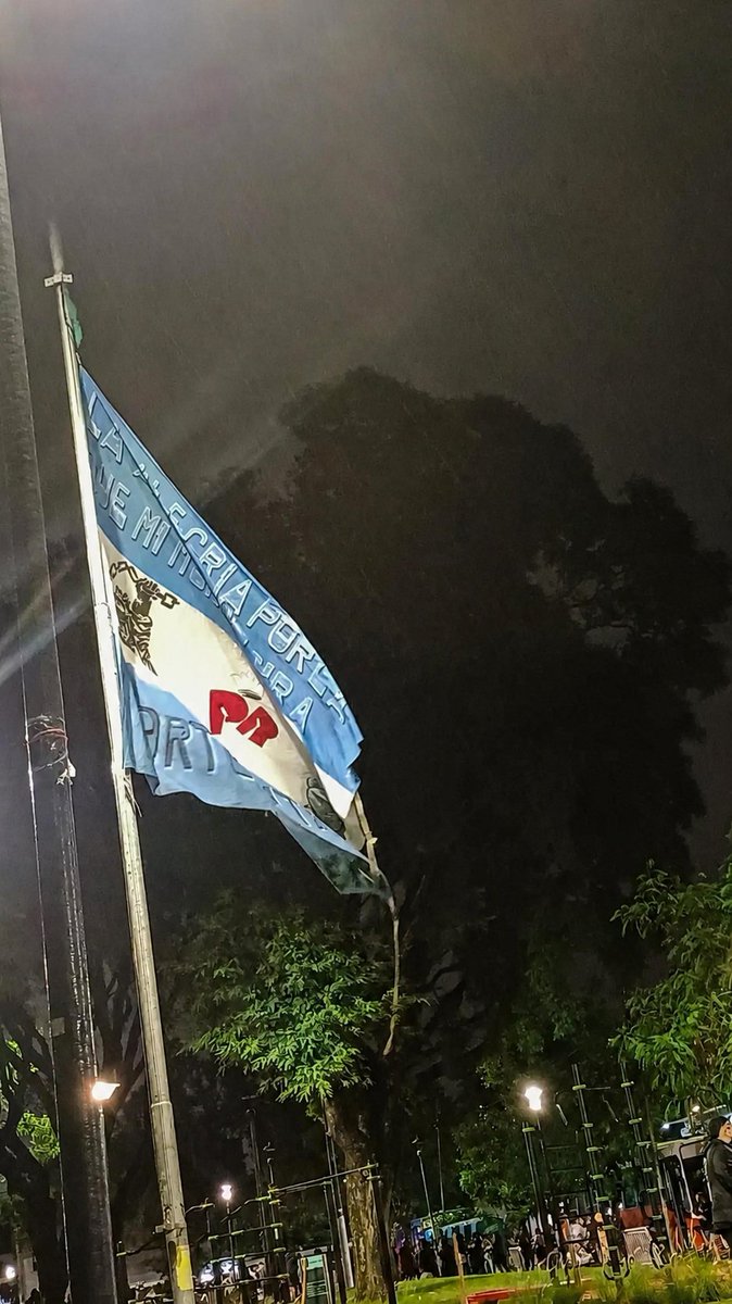 TerrazzinoBahia's tweet photo. Tenemos la bandera mas linda del mundo.
Defiendanla https://t.co/w1eXhAw7E9