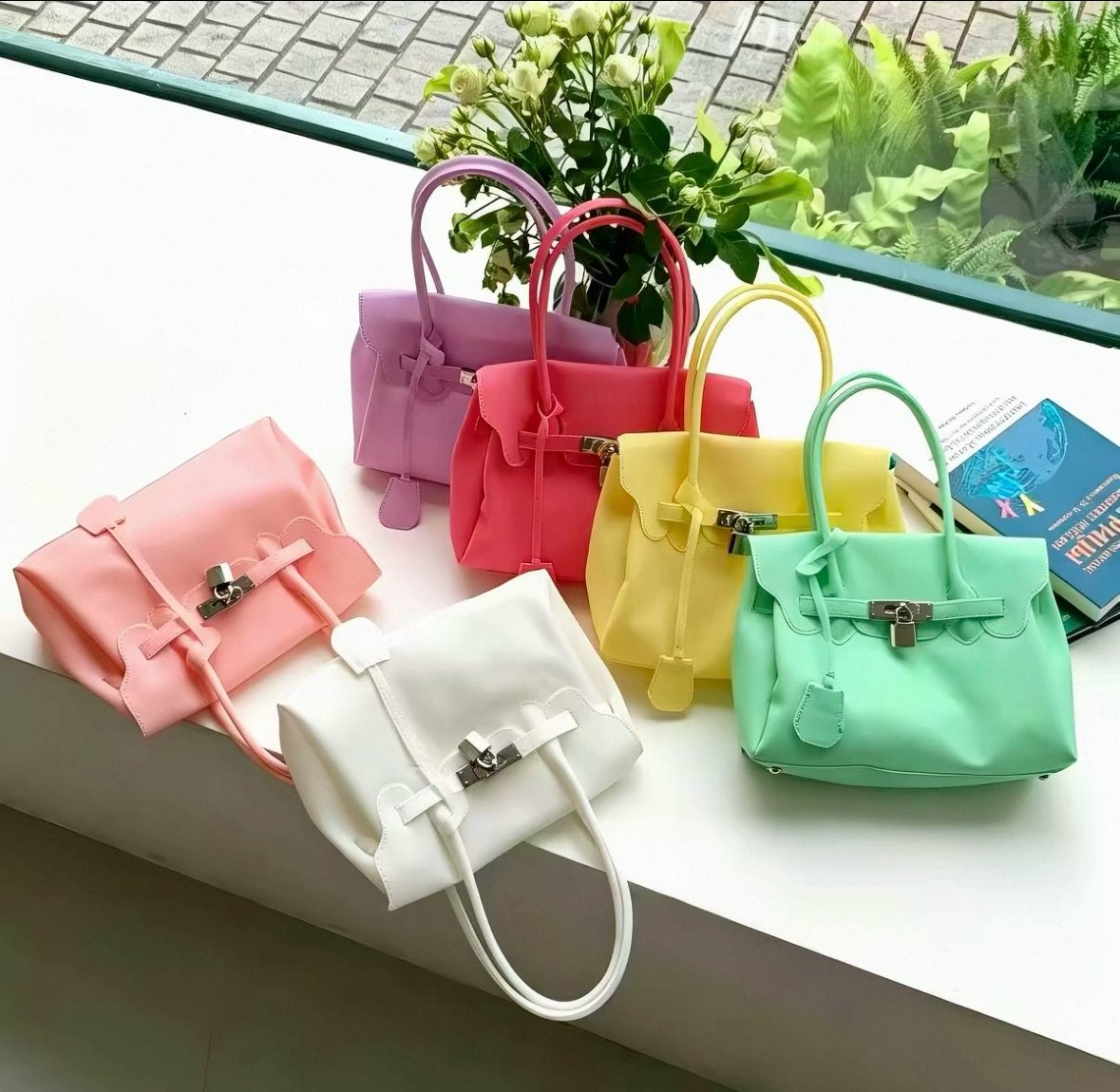 Bsideeyou's tweet photo. 🇨🇳 OPEN JASTIP CHINA HAND CARRY 🇨🇳

Koper masih kosong, fee jastip murah ✨
✔️ Taobao, Pinduoduo, 1688
✔️ Bisa request apa aja
📦 ETA Juli
⏰  27 Juni LAST
Mau beli barang China tanpa ribet &amp; ongkir mahal? Dm ajaa
#JastipChina #Taobao #ImportChina #jastipmurah #jastip https://t.co/BjxIyz1KjV