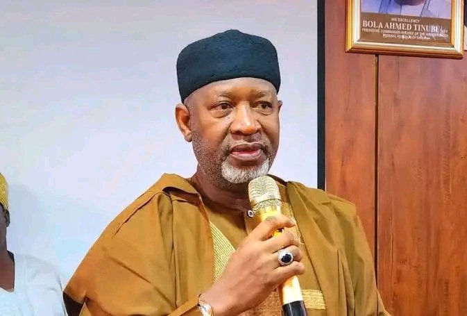 Pharmacio001's tweet photo. Mele Kyari allegedly stole 210 trillion naira from the NNPC. That is three times the combined annual budgets of Ghana, Rwanda, Kenya, Zimbabwe, and Uganda. 

Akpabio and co are shielding him from questioning. The country acts as if he did nothing wrong, no protests, no action, just silence.

The next thing we may see is Tinubu decorating him with an OON for "outstanding service" while ordinary Nigerians struggle to survive. That's how upside down the system looks.

Hadi Sirika allegedly stole ₦2bn

Sadiya Farouq allegedly stole ₦38.7bn + $1.3m

Yahaya Bello was accused of being linked to the disappearance of over ₦100 billion in public funds.

All these guys are from the North where people are dying from insecurity & poverty.

Wallahi I Hate you guys with everything in me.

Ibrahim Kabiru Gagarawa.