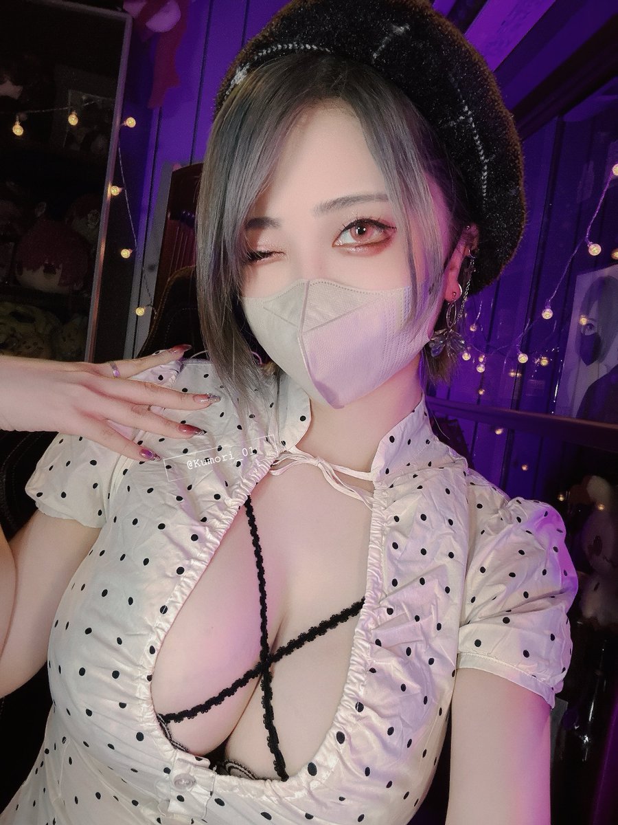 kumori_01's tweet photo. 【今天穿漂漂】第一屆互動攝影會開跑囉!
聊聊詳細~順便做做手工藝
今天是被生理痛爆擊差點開不了台的女人
https://t.co/TYyWTRyws3 https://t.co/RoTIrxULIJ