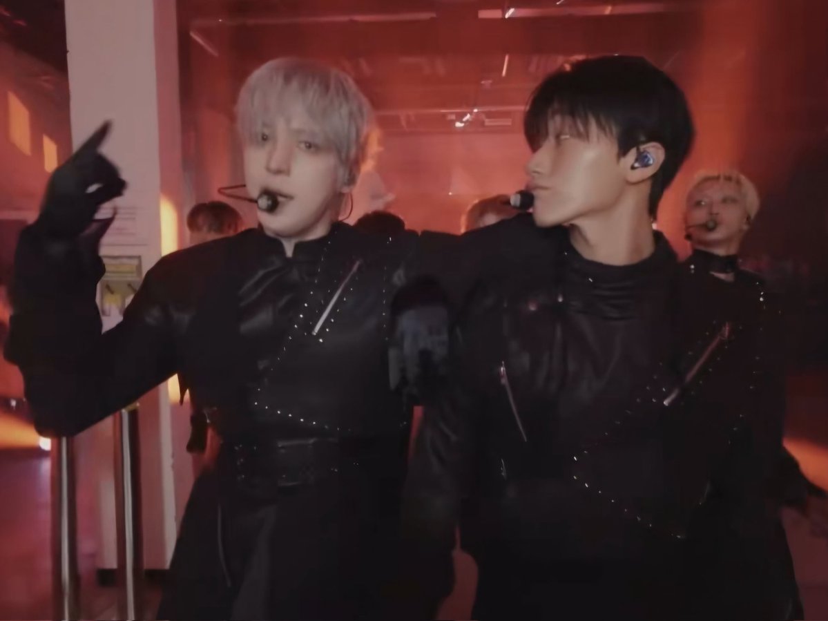 ohyhaea's tweet photo. 오늘 무슨날이야.... https://t.co/gqkVJoXR3j