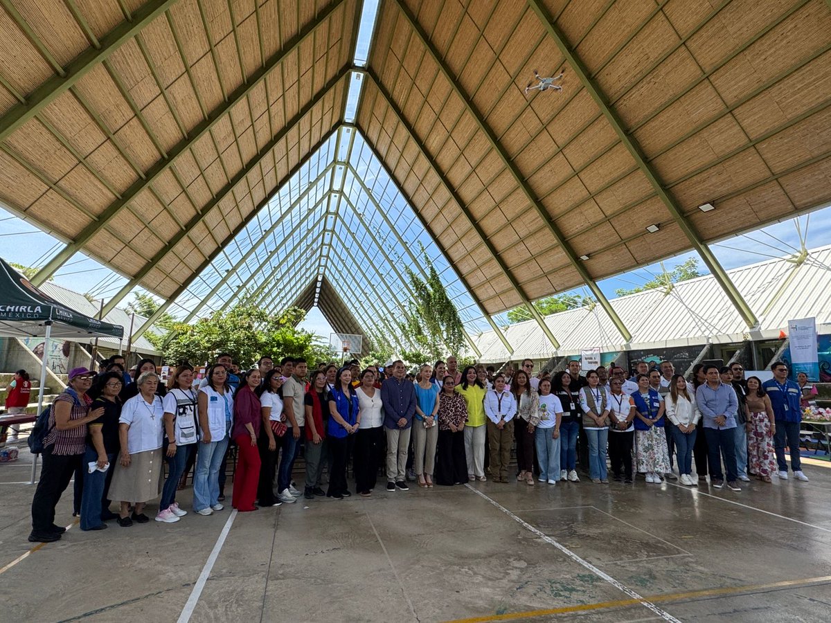 Gdpvgouveia's tweet photo. 🏠💙En Tapachula participamos en “Un Encuentro Sin Fronteras”, feria de servicios y encuentro deportivo que reunió centenas de solicitantes de asilo y refugiadas junto con el gobierno municipal y organizaciones internacionales. La inclusión se construye en comunidad. #SeamosHogar https://t.co/gK2cjqOkd3
