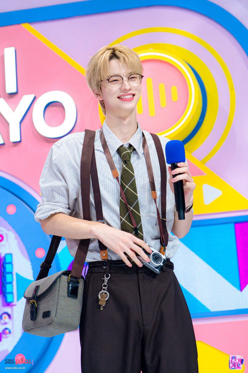 Shinyuys's tweet photo. On-Site photos of MC Shinyu at INKIGAYO have been dropped. The cameraman's shots look very good and can show various sides of me. https://t.co/DWO0wWGBmA