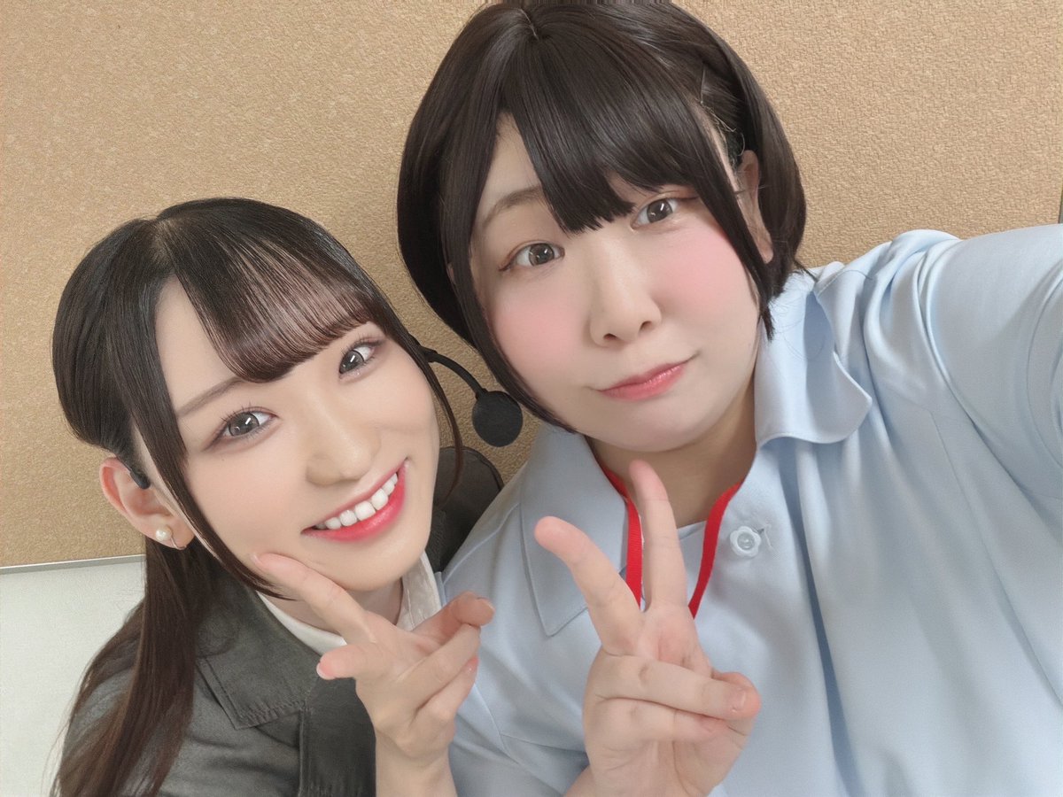 rietann1205's tweet photo. #舞台つむぱぱ 4日目！
ありがとうございました😭🤍 ̖́-
今日もチェキなど幸せでした〜！！

央登さん、春斗、心陽ちゃんと🫶🏻

明日千秋楽なんて早すぎる！！！

つむぱぱさんとのコラボグッズも販売スタートしたので、ぜひチェックしてくだい🌷 https://t.co/oZhpam8psR