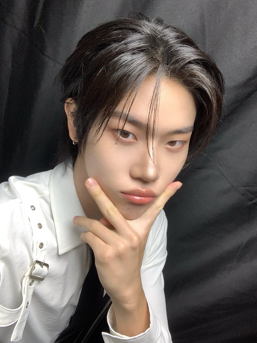 CYE_MEMBERS7's tweet photo. 서가대 무대 응원하고 기대해 준 클로저 고마워요! 클로저 덕분에 잘 마무리 할 수 있었다! 신인상도 선물해 줘서 감동이야 ㅠㅠ 클로저 고맙고 사랑해요!! ❤

#장여준 #JANGYEOJUN  
#CLOSEYOUREYES #클로즈유어아이즈
#CYE #클유아 https://t.co/zBrF6I7Rj3