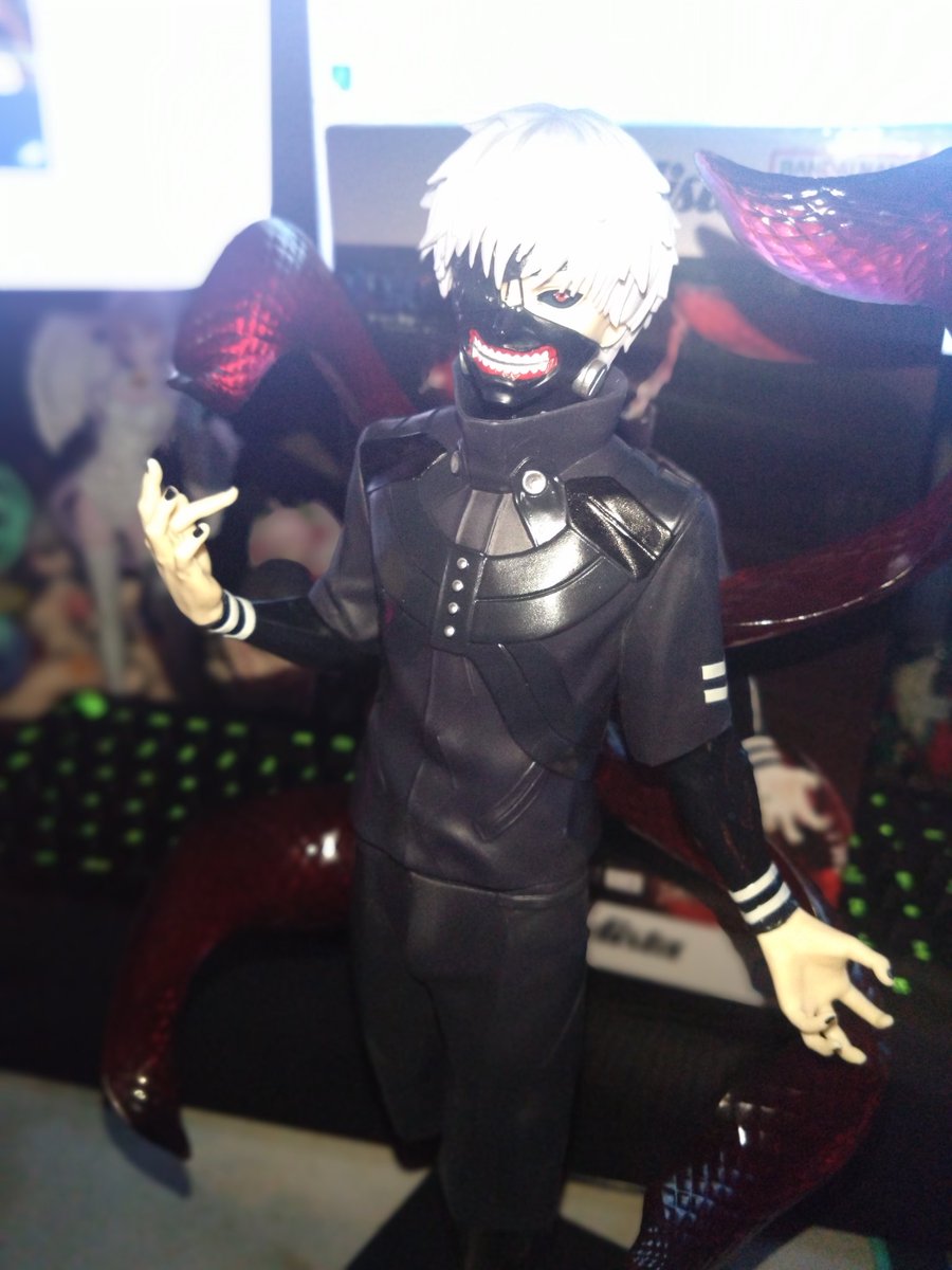 kaguya_append's tweet photo. 撮影下手すぎマンゆえカネキくんの格好良さが伝わりにくいけどめちゃくちゃいいじゃんこれ、大当たりだ https://t.co/QsqI3CUrnE