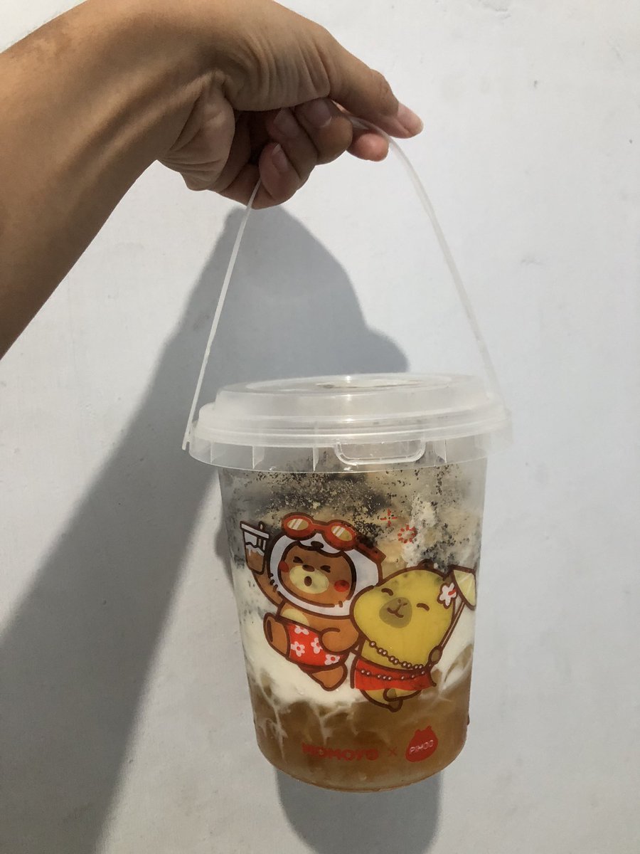 ginelisa_'s tweet photo. Ini mah beli ember dapet es krim https://t.co/367m4XkYgO