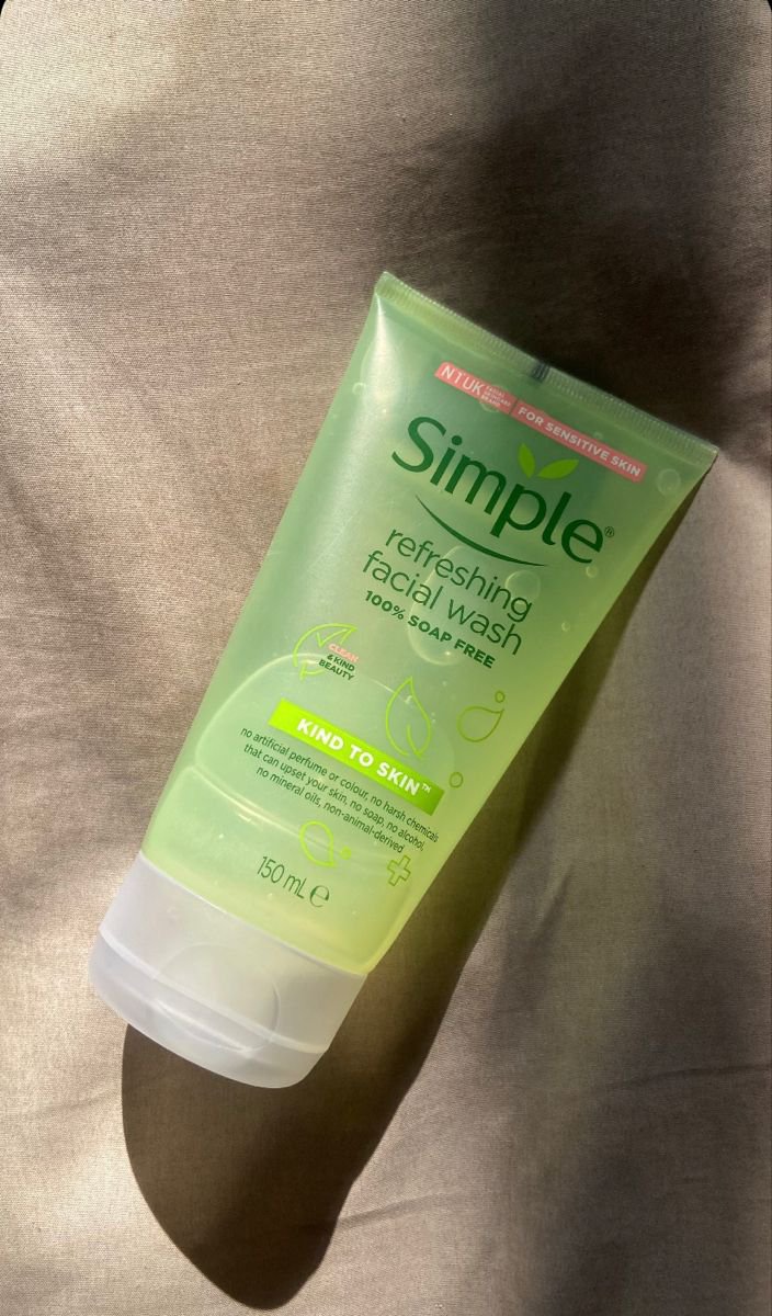 Zainab_Folasade's tweet photo. Skin care products for beginners. Everything here costs just 35k. https://t.co/VZ94bqCyLM