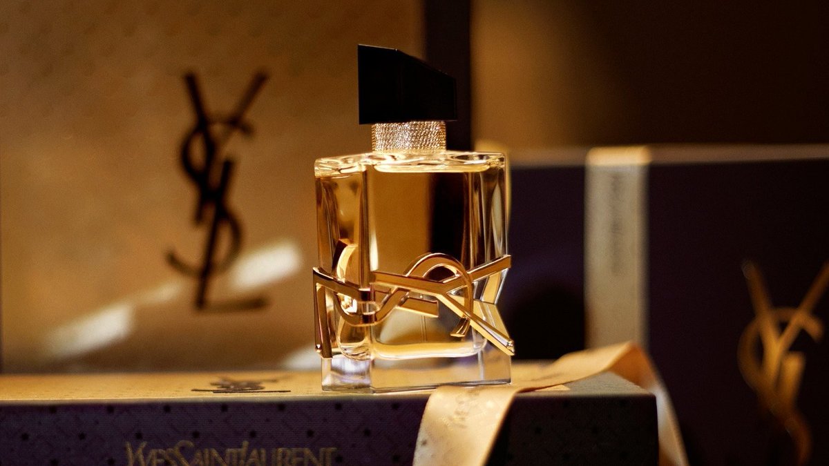 Momihael1100's tweet photo. LIBRE EDP 
✨ ลีฟรุ่นหลักค่า มีติดร้าน ใครได้ทุกรอบฮะ
✨ หอมมีเอกลักษณ์เฉพาะตัว ขายดีที่สุดในไลน์จากทั่วโลก

✨ 5ml 270 (ปกติ 310)
✨ 10ml 510 (ปกติ 600)

DESCRIPTION : กลิ่นหอมแนวไวท์ฟลอร่าอโรมาติก หอมสดชื่นจากดอกไม้ขาว ลาเวนเดอร์ ส้ม พืชหอม ปิดท้ายอบอุ่นเย้ายวนน่ากอด รุ่นนี้ขายดีที่สุดของแบรนด์เลย อยากได้น้ำหอมที่ฉีดแล้วดูแกลมดูสวยดูแพง ตัวนี้รับจบ

แจ้งmlด้วยน้า
(รับ65ml) กล่องเทส