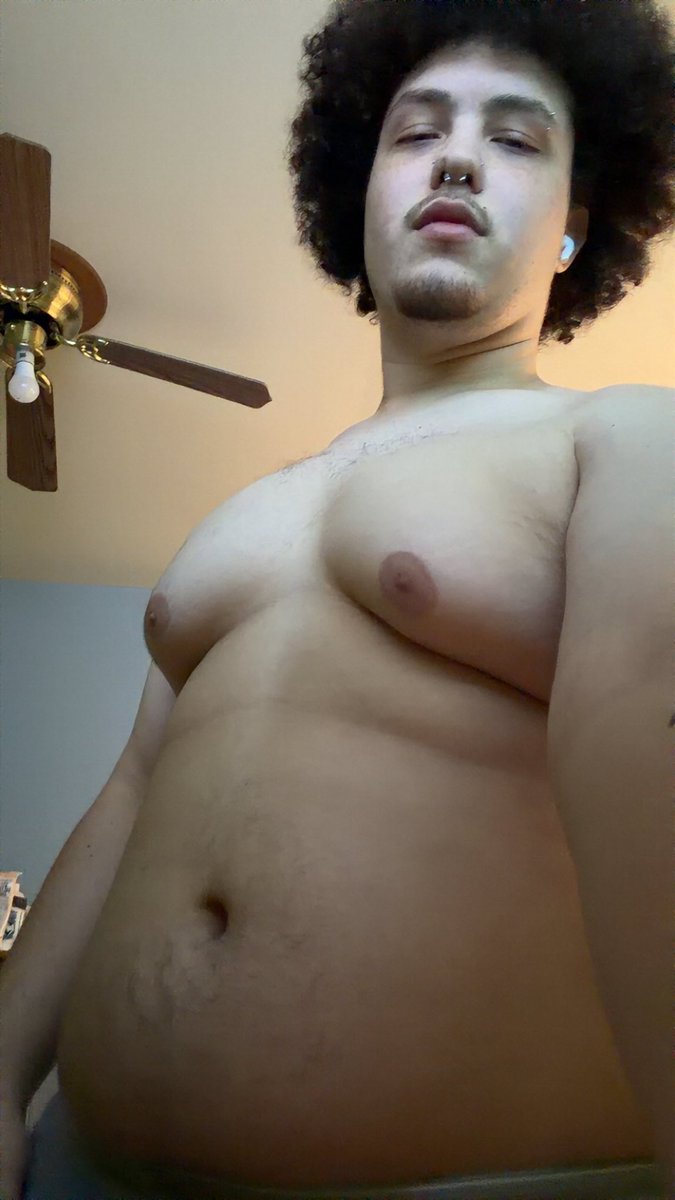vvirghoee's tweet photo. Am I ur favorite big boy? #chub #chaser #gay https://t.co/jMf49nJlrx