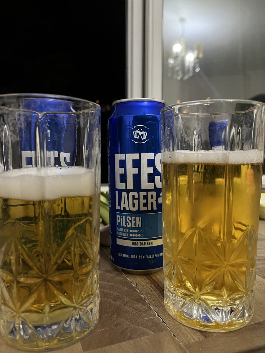 ceylahnm's tweet photo. “Ben değişmedim, 
sadece kimin ne kadar kaldığını gördüm.”
.
.
.
#kutsalcumartesi 
#geceye 🥂 https://t.co/E3fJMXRTI4
