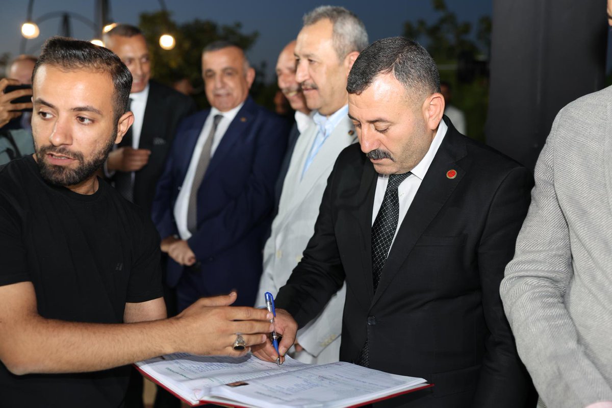 Sanliurfa_MHP's tweet photo. İl Başkanımız Sayın Ecz. Osman Mutlu, Sezer ve Yeşildağ ailelerinin düğün merasimine iştirak ederek genç çiftimizin mutluluğuna ortak oldu.

Hayatlarını birleştiren genç çiftimizi tebrik ediyor; Sezer ve Yeşildağ ailelerine hayırlı olsun dileklerimizi iletiyoruz.

Genç kardeşlerimize sevgi, saygı ve huzur içerisinde, bir ömür boyu mutluluklar diliyoruz.