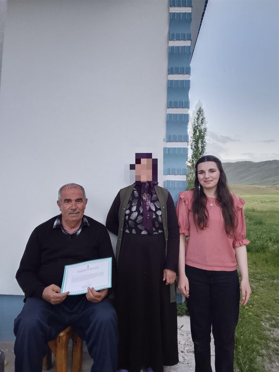 CldrnAkkadinlar's tweet photo. Ayrancılar Mahale Muhtarı İzamettün Tamçınar ve mahale sakinlerine göstermiş oldukları ilgi ve alakadan dolayı kendilerine Teşekür ederiz https://t.co/KwAgUDingz