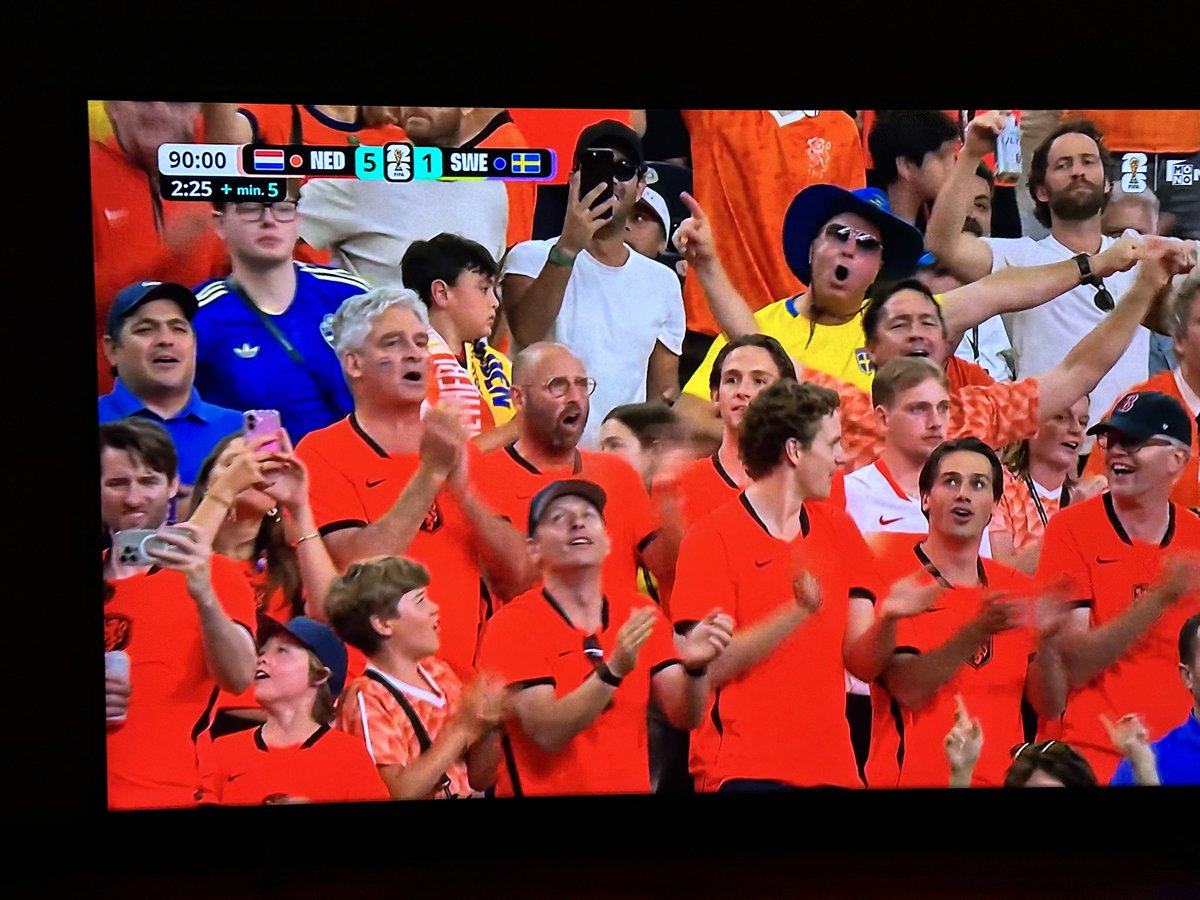 armzavava's tweet photo. วันนี้ขออวยฟอร์มทีมโปรดอัศวินสีส้มถือเป็นเกมส์ที่ดีแม้เกมส์รับจะยังรั่วไปบ้าง 
บอบบี้2 กักโป2 ซัมเมอวิว1 การเข้าทำสุดยอดทุกลูก ขึ้นไปเป็นจ่าฝูงชั่วคราว และยังคงสถิติไม่แพ้ใครใน90นาทีในฟุตบอลโลกต่อเนื่องกันมา20ปี ครั้งสุดท้ายคือแพ้โปรตุเกสในปี2006 #บอลโลก #ฟุตบอลโลก #FIFAWorldcup https://t.co/qUgzy79Voa