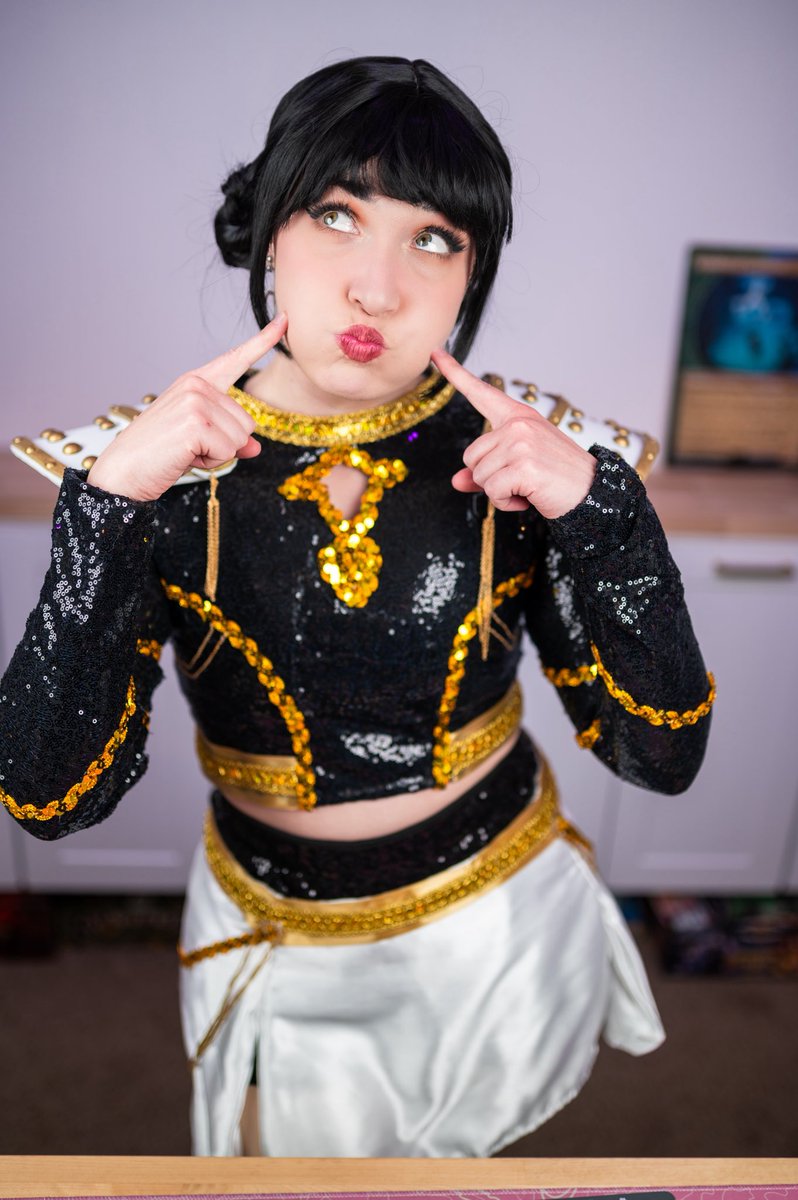 itsannamargaret's tweet photo. Happy Birthday KPop Demon Hunters! I put together this Zoey Halloween costume in less than 24 hours last year and had so much fun passing out candy to trick or treaters! https://t.co/w1A1B1u5rR